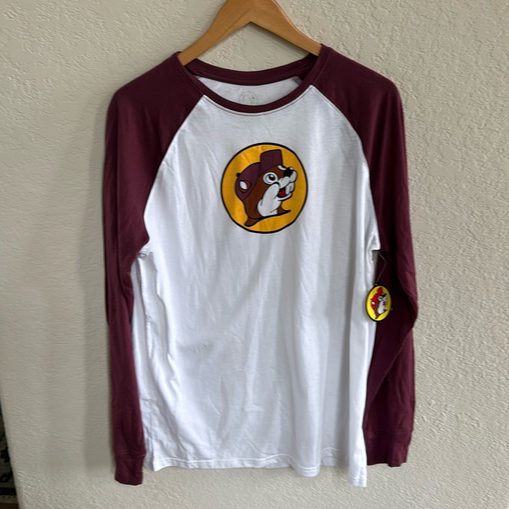 NWT Bucee's Long Sleeve Graphic T-shirt
